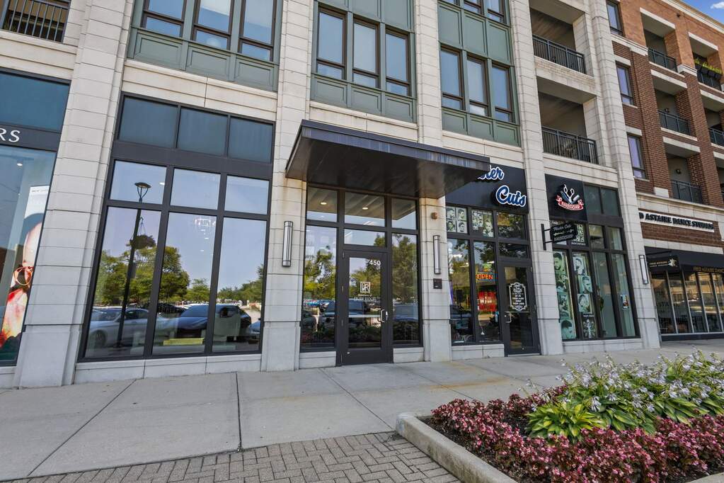 Property photo of 450 Village Center Drive #404 in Burr Ridge, Illinois