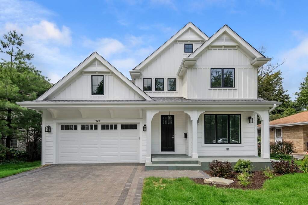 Property photo of 920 S Monroe Street in Hinsdale, Illinois