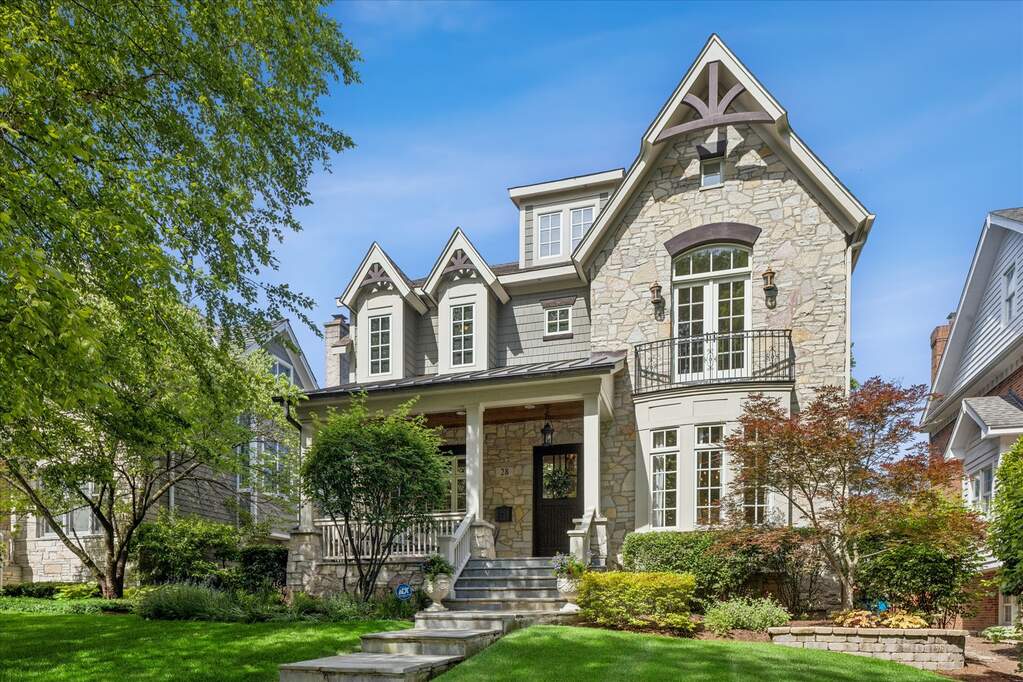Property photo of 28 S Adams Street in Hinsdale, Illinois