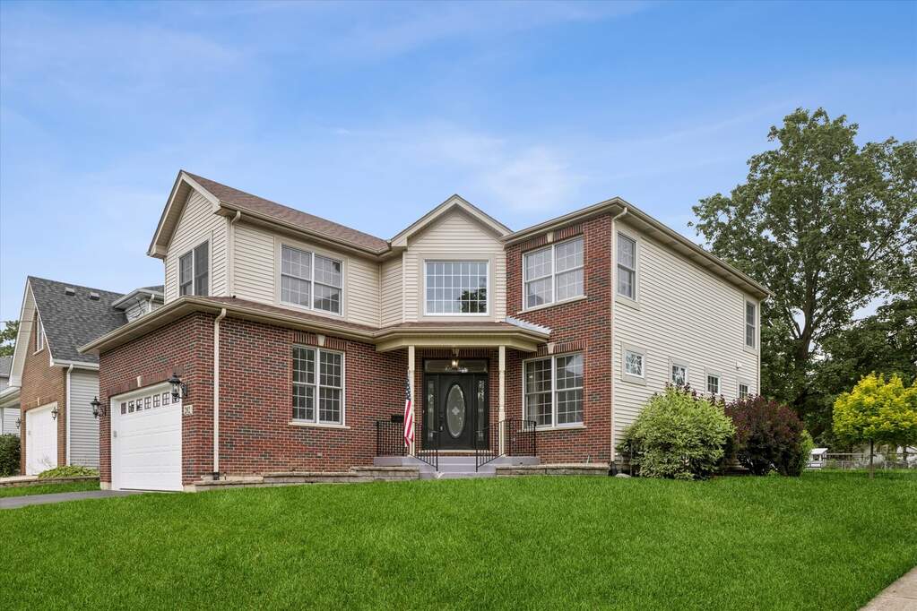 Property photo of 202 W Willow Street in Lombard, Illinois