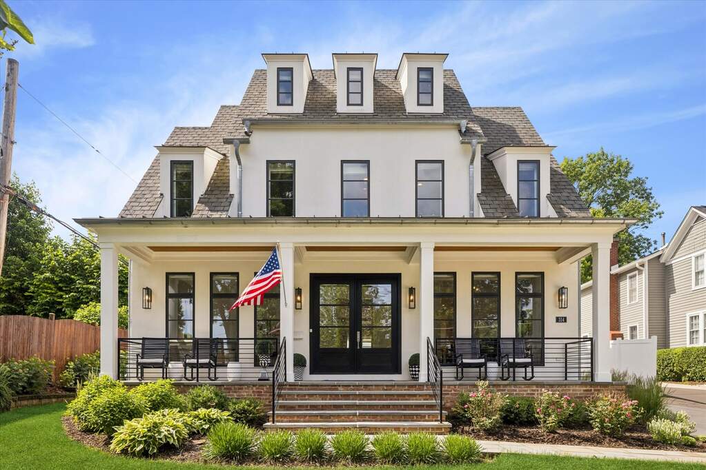 Property photo of 314 W 2nd Street in Hinsdale, Illinois