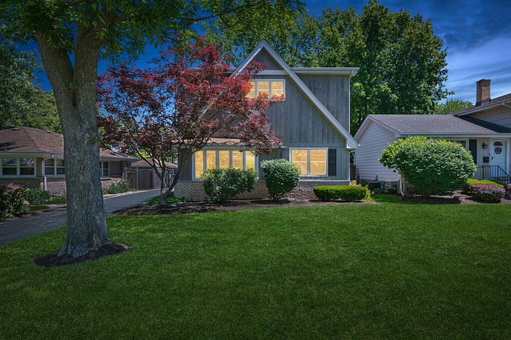 Property photo of 4405 Prospect Avenue in Downers Grove, Illinois
