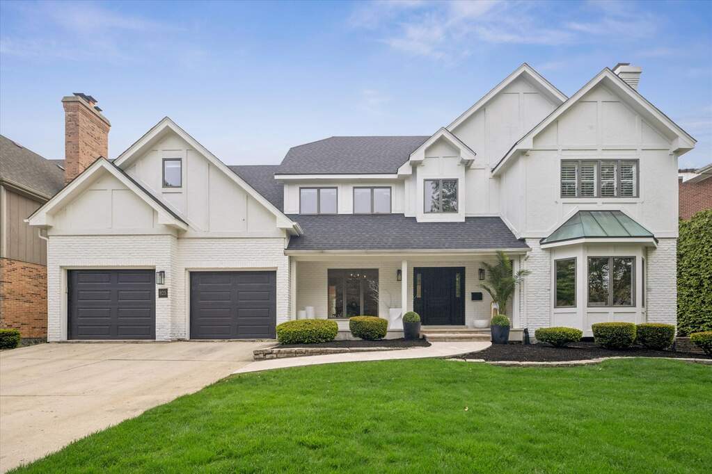 Property photo of 825 S Bodin Street in Hinsdale, Illinois