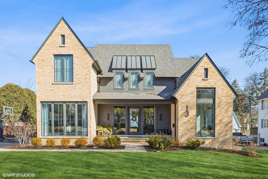 Property photo of 13 S Elm Street in Hinsdale, Illinois