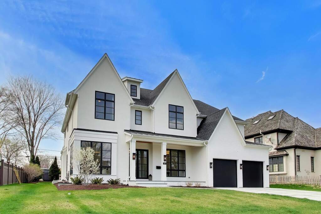 Property photo of 910 Allmen Avenue in Hinsdale, Illinois