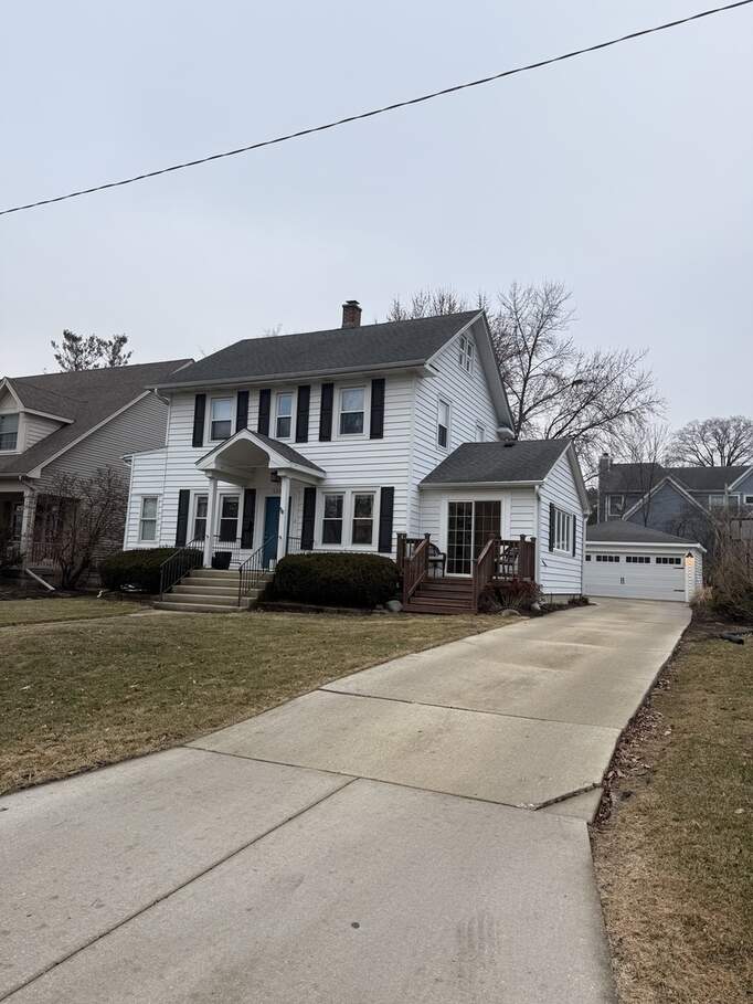 Property photo of 5201 Cumnor Road in Downers Grove, Illinois