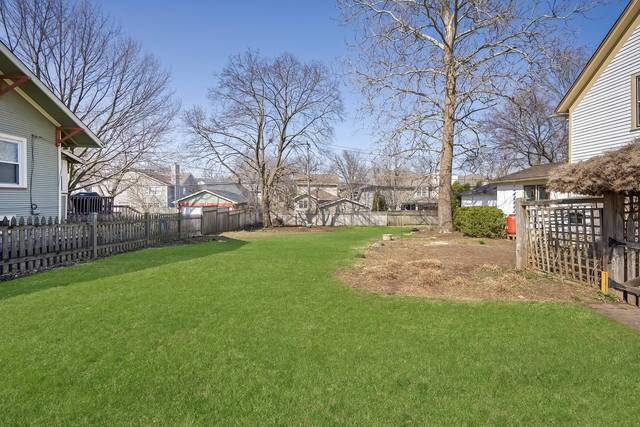 Property photo of 4820 Linscott Avenue in Downers Grove, Illinois