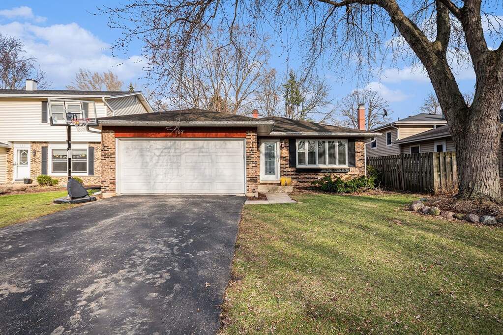 Property photo of 97 N Kenilworth Avenue in Glen Ellyn, Illinois