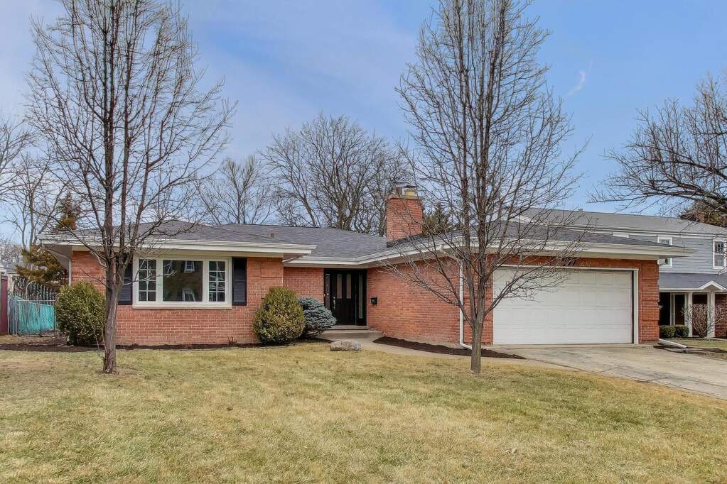 Property photo of 297 Columbine Drive in Clarendon Hills, Illinois