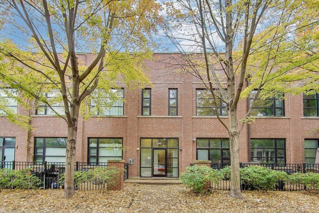 Property photo of 2105 W Concord Place #5 in Chicago, Illinois