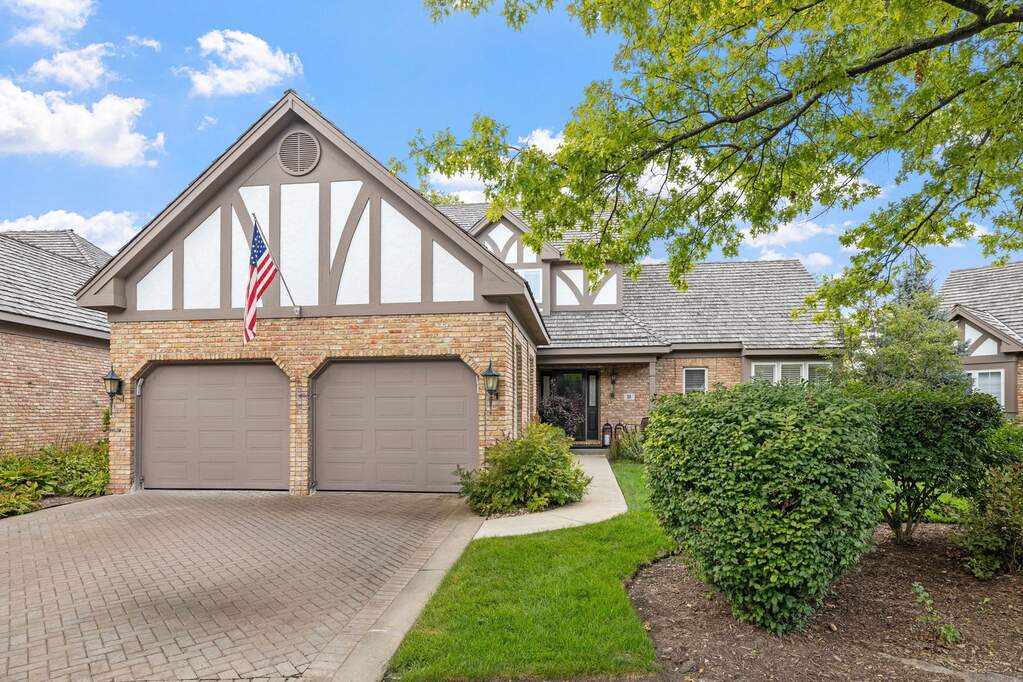 Property photo of 55 Chesterfield Court in Burr Ridge, Illinois