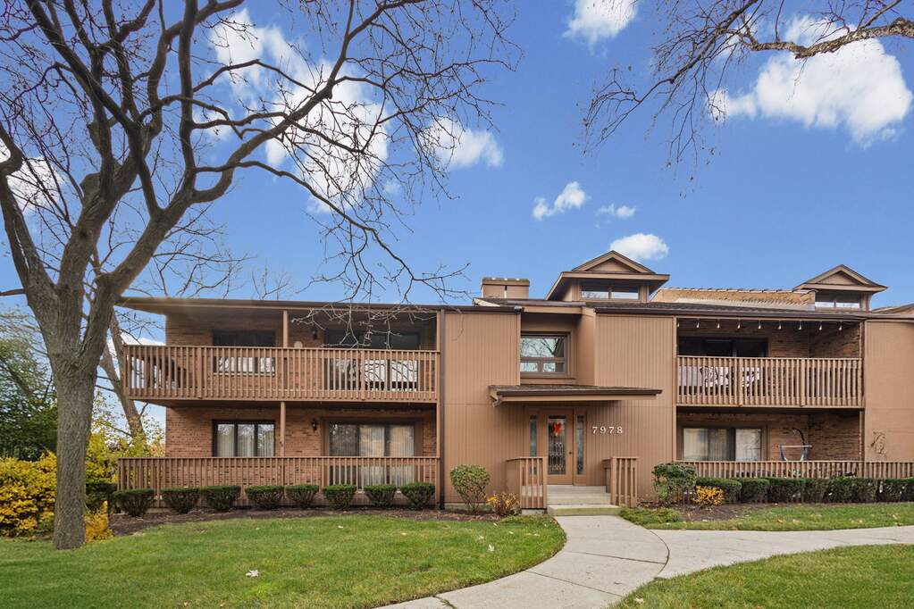 Property photo of 7978 S Garfield Avenue #206 in Burr Ridge, Illinois
