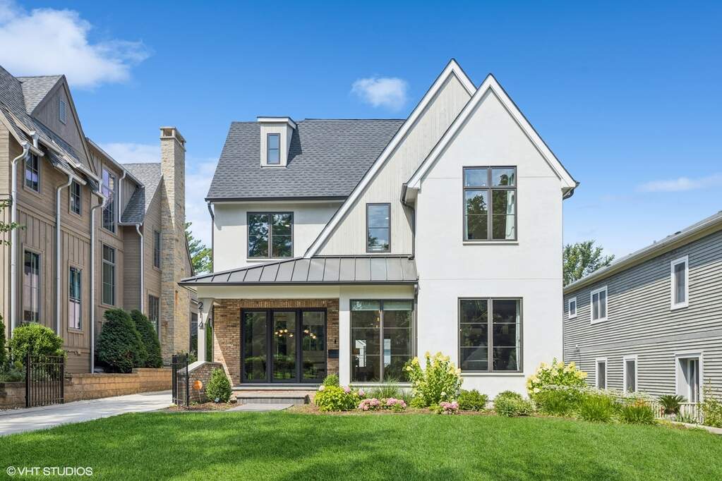 Property photo of 214 S Clay Street in Hinsdale, Illinois