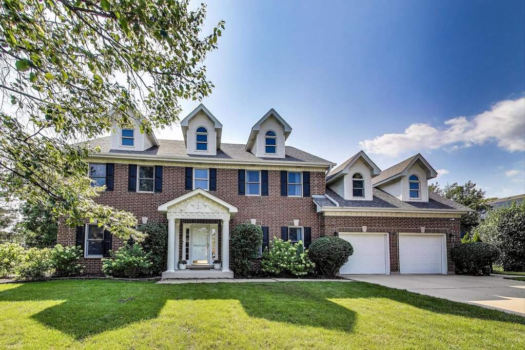 Property photo of 6808 Caitlin Court in Willowbrook, Illinois