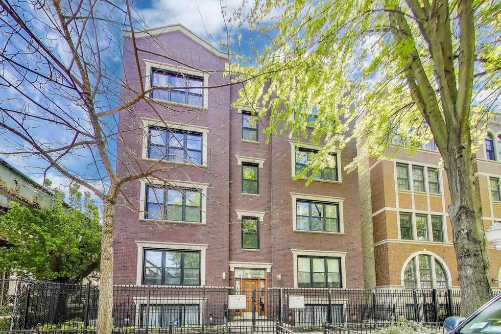 Property photo of 1533 N Cleveland Avenue #4S in Chicago, Illinois
