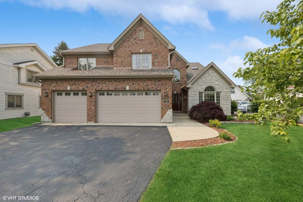 Property photo of 209 68th Street in Darien, Illinois