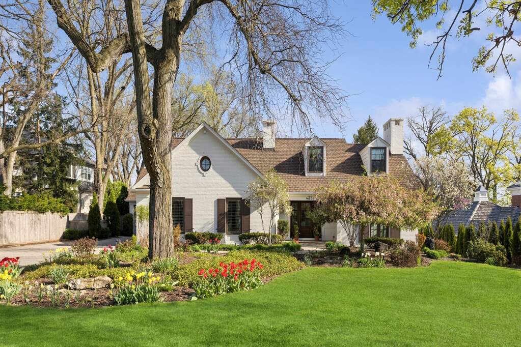 Property photo of 433 E 6th Street in Hinsdale, Illinois
