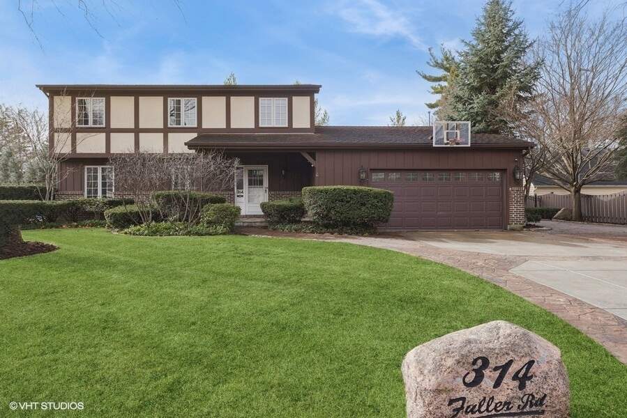 Property photo of 314 Fuller Road in Hinsdale, Illinois