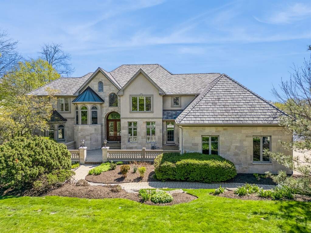 Property photo of 8625 Timber Ridge Drive in Burr Ridge, Illinois