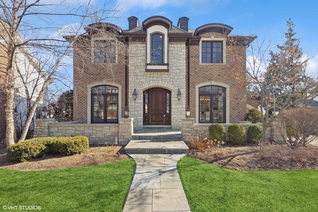 Property photo of 19 S Stough Street in Hinsdale, Illinois