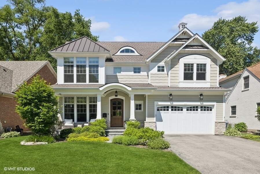 Property photo of 132 Woodstock Avenue in Clarendon Hills, Illinois