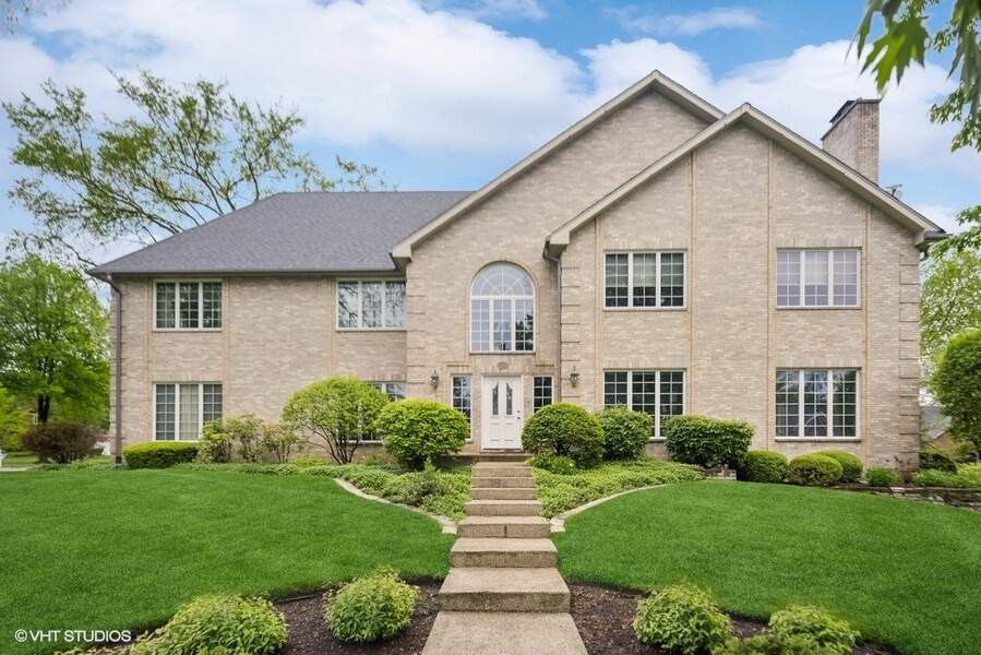 Property photo of 5733 Giddings Avenue in Hinsdale, Illinois