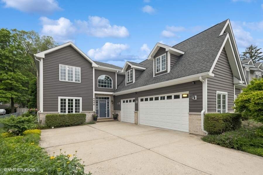 Property photo of 4808 Cornell Avenue in Downers Grove, Illinois