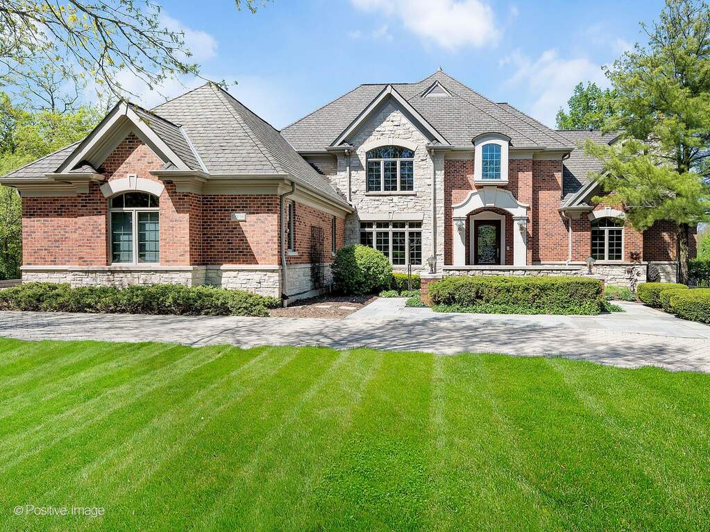 Property photo of 15w506 63rd Street in Burr Ridge, Illinois
