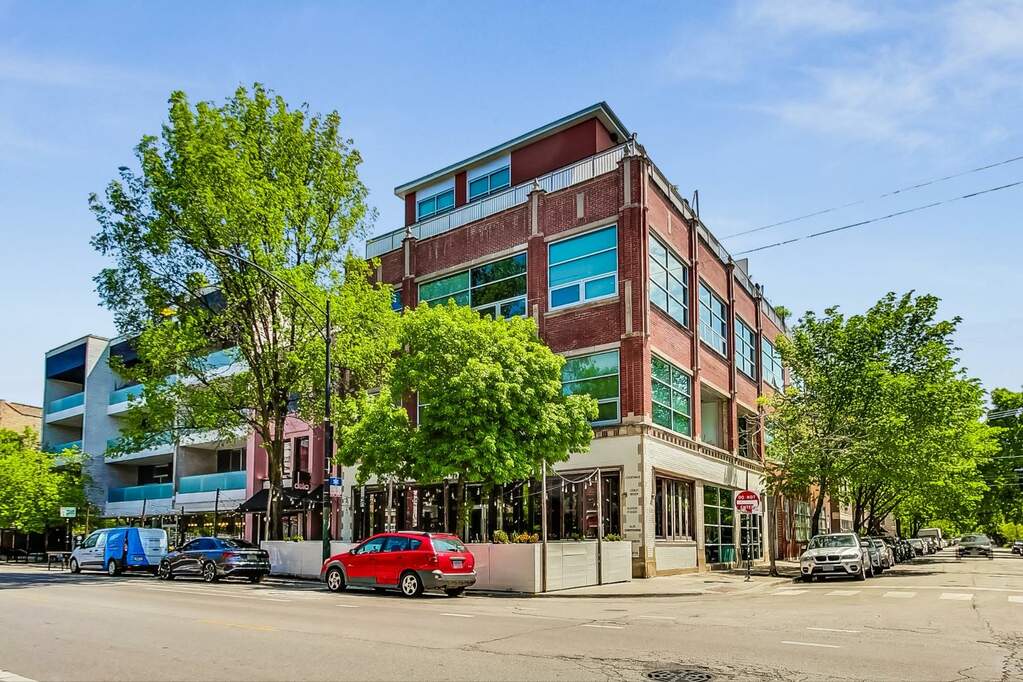 Property photo of 1725 W Division Street #304 in Chicago, Illinois