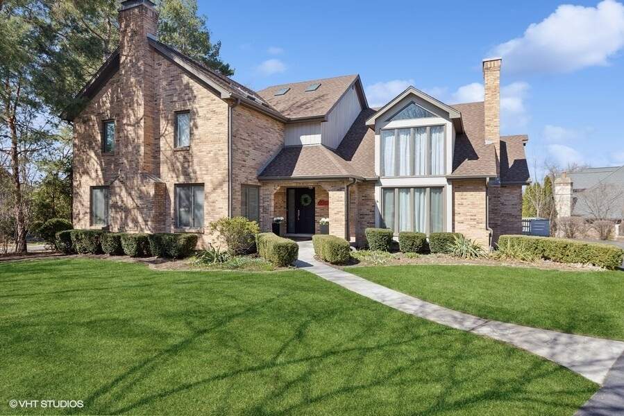 Property photo of 6423 Garfield Ridge Court in Burr Ridge, Illinois