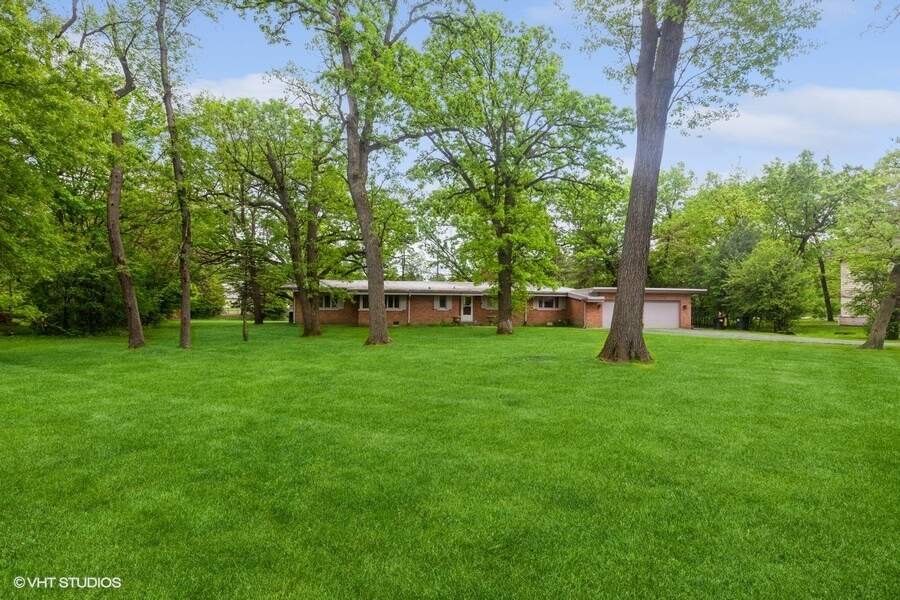 Property photo of 43 Timber Trail Drive in Oak Brook, Illinois
