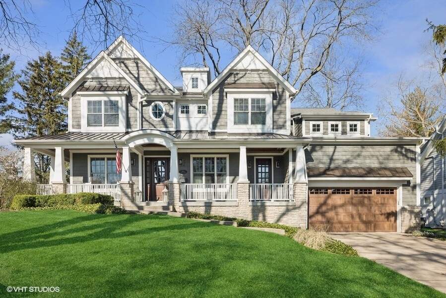 Property photo of 4516 Linscott Avenue in Downers Grove, Illinois