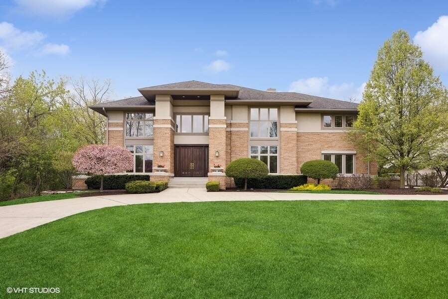 Property photo of 10S260 Grant Street in Burr Ridge, Illinois