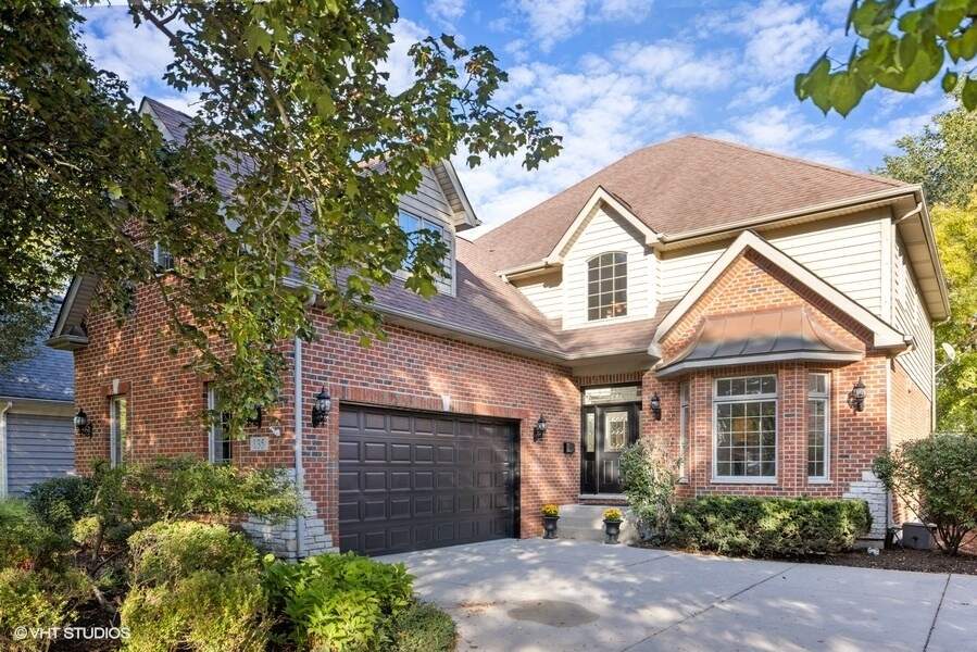 Property photo of 135 Arthur Avenue in Clarendon Hills, Illinois