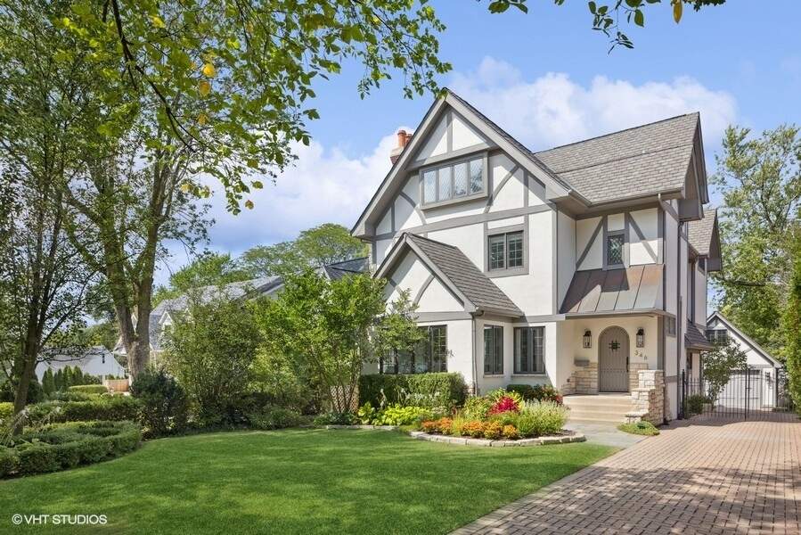 Property photo of 346 Ridge Avenue in Clarendon Hills, Illinois