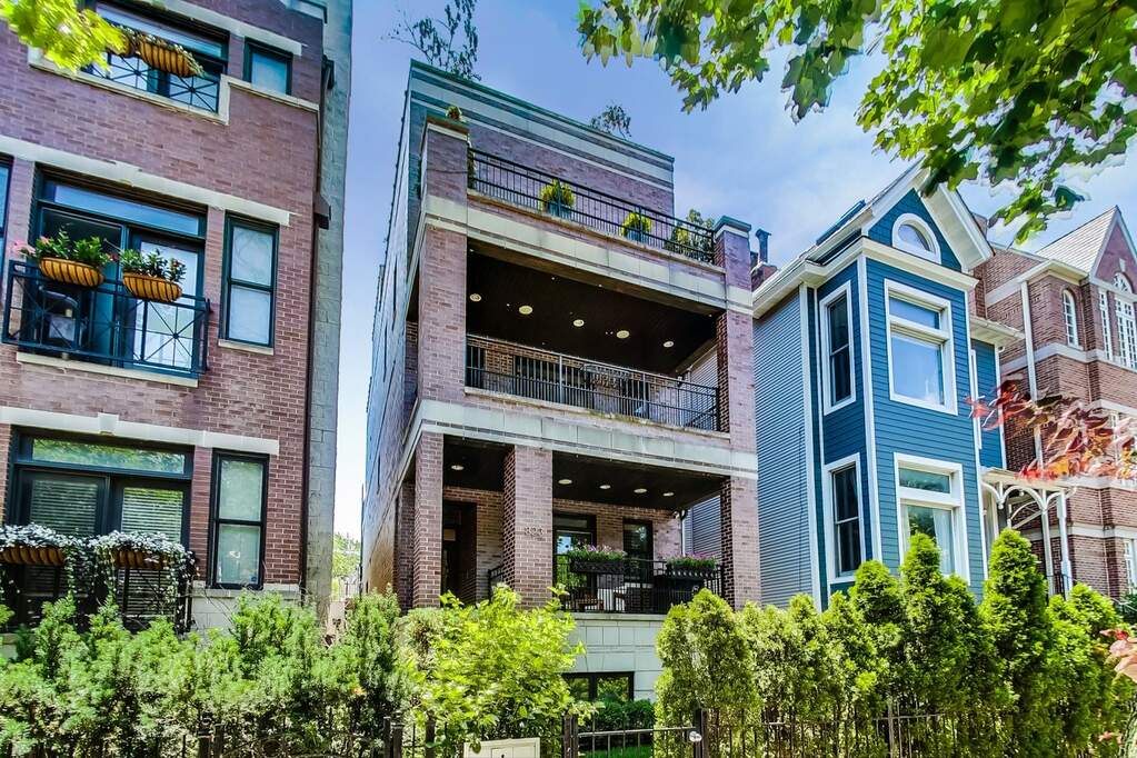 Property photo of 823 W Wrightwood Avenue #2 in Chicago, Illinois
