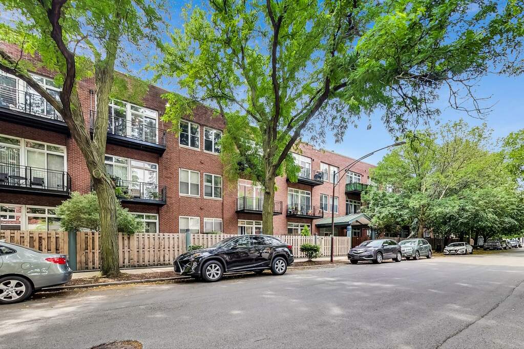 Property photo of 2333 W Saint Paul Avenue #229 in Chicago, Illinois