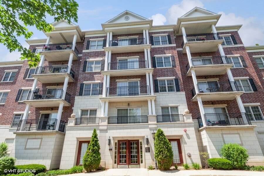 Property photo of 446 Mcdaniels Circle #301 in Clarendon Hills, Illinois