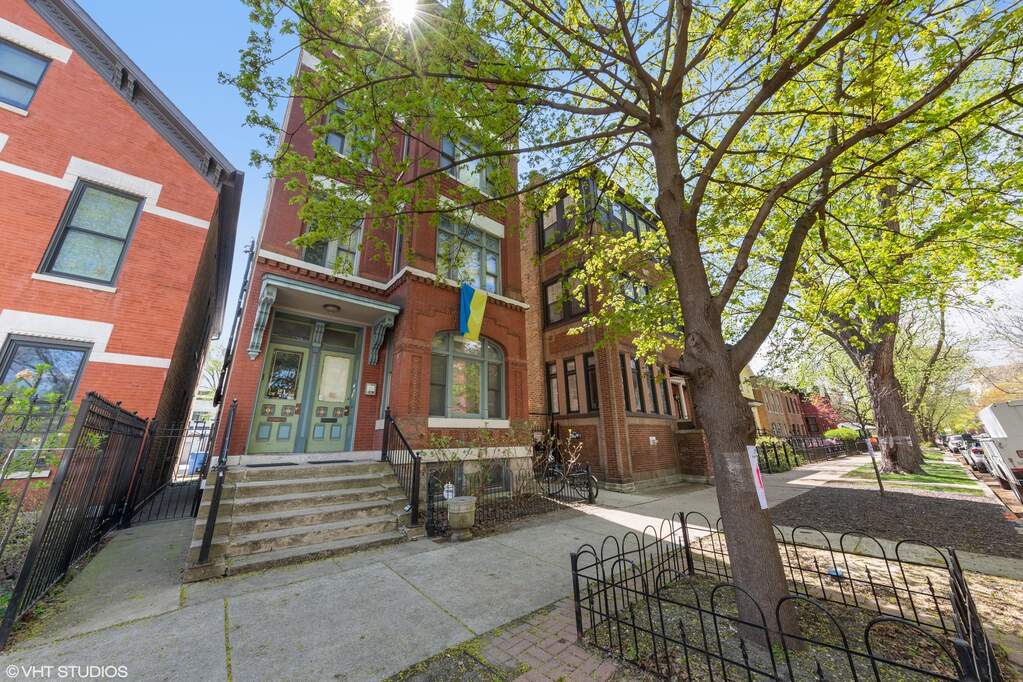 Property photo of 2121 W Schiller Avenue #1 in Chicago, Illinois