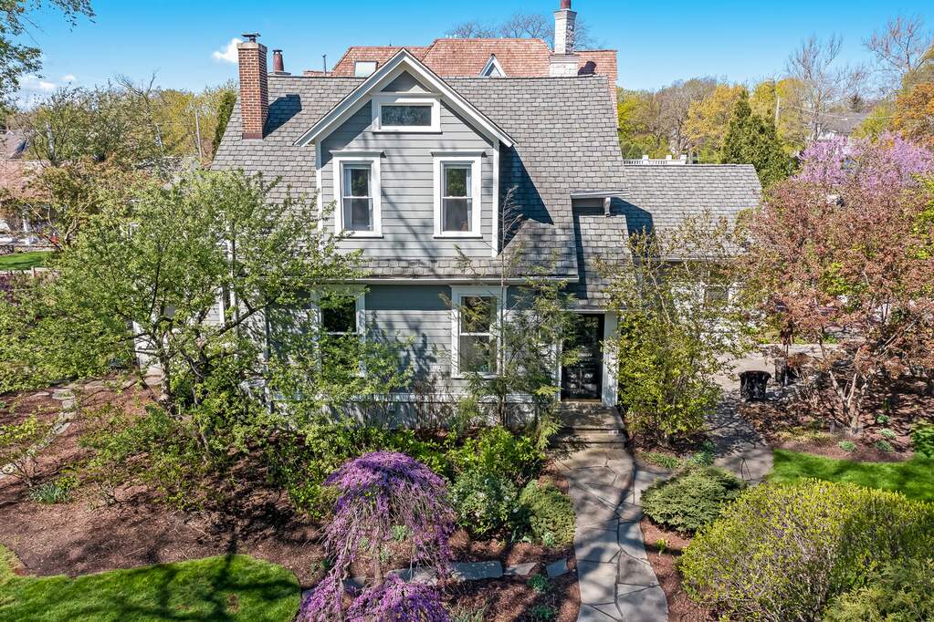 Property photo of 424 N Garfield Street in Hinsdale, Illinois