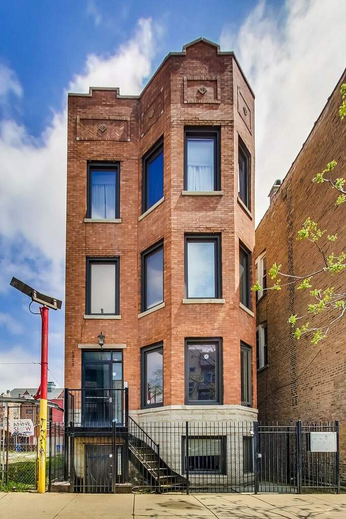 Property photo of 1315 N Western Avenue #3 in Chicago, Illinois