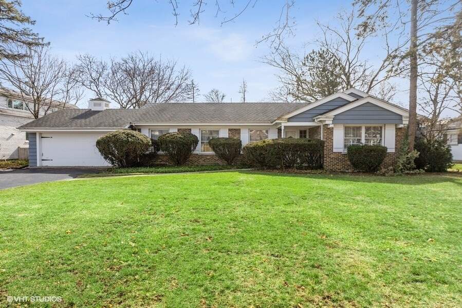 Property photo of 432 Pamela Circle in Hinsdale, Illinois