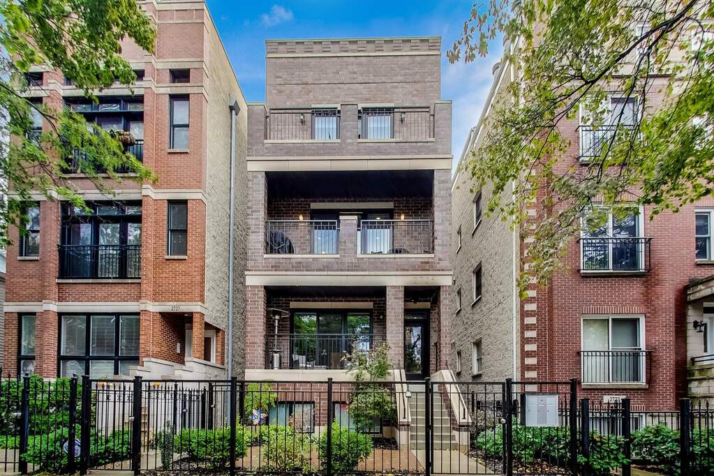 Property photo of 2725 N Wayne Avenue #2 in Chicago, Illinois