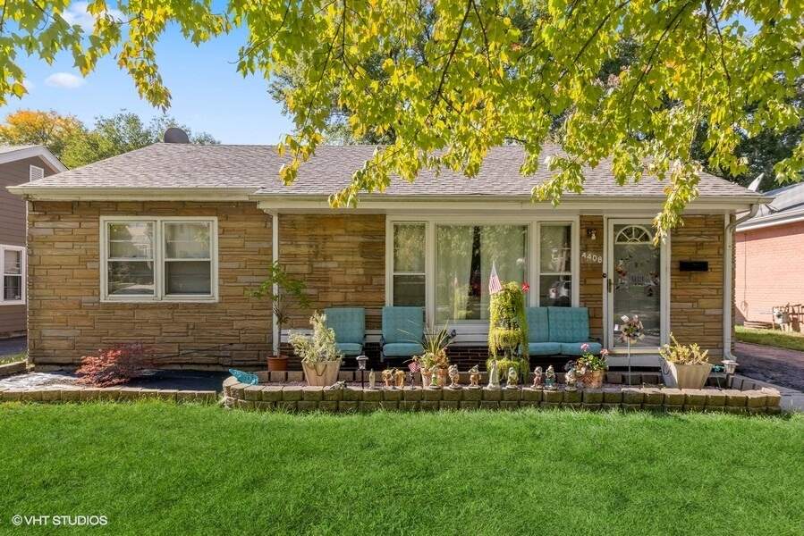 Property photo of 4408 Stanley Avenue in Downers Grove, Illinois