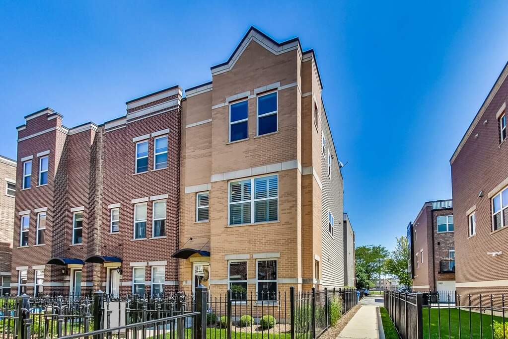 Property photo of 957 W 36th Street #3 in Chicago, Illinois