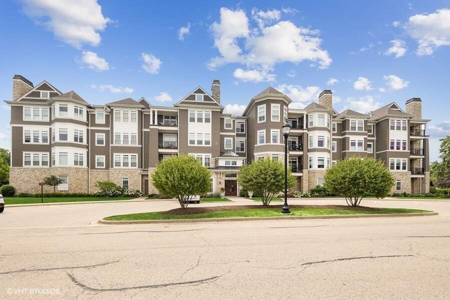 Property photo of 149 W Kennedy Lane #405 in Hinsdale, Illinois