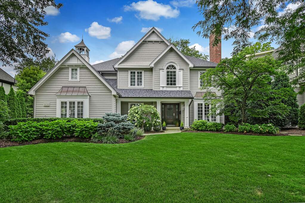 Property photo of 910 S Vine Street in Hinsdale, Illinois