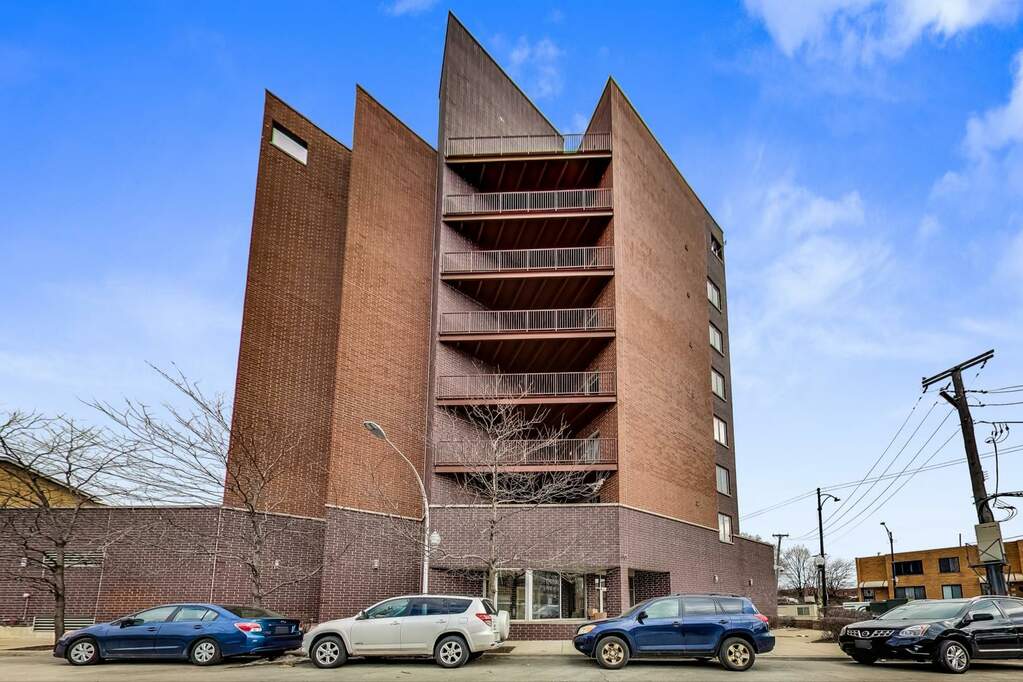 Property photo of 2272 S Archer Avenue #4E in Chicago, Illinois