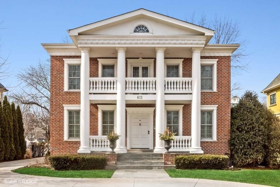 Property photo of 612 N County Line Road in Hinsdale, Illinois
