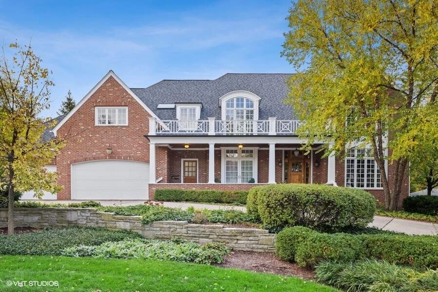 Property photo of 720 W Walnut Street in Hinsdale, Illinois